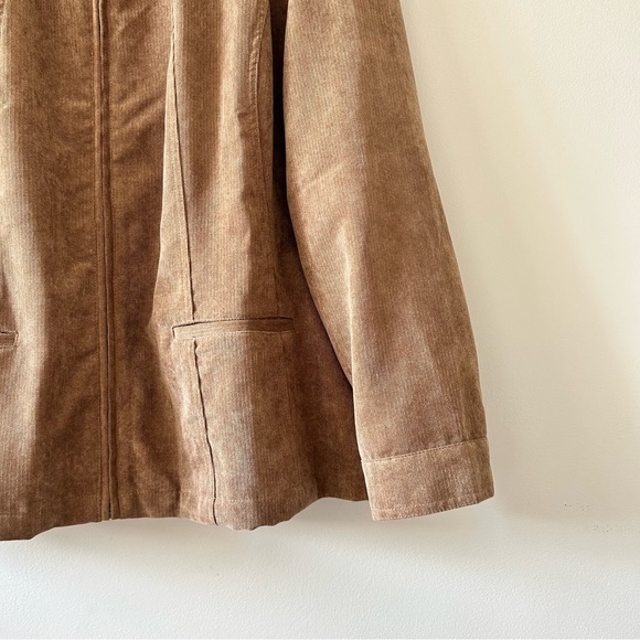 CJ Banks | Lightweight Bomber Jacket - Picture 3 of 3